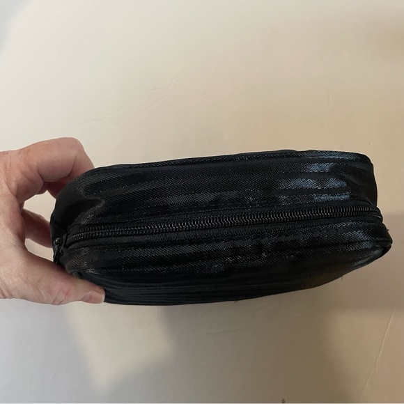 TWA Vintage Travel Kit with accessories - Picture 4 of 6